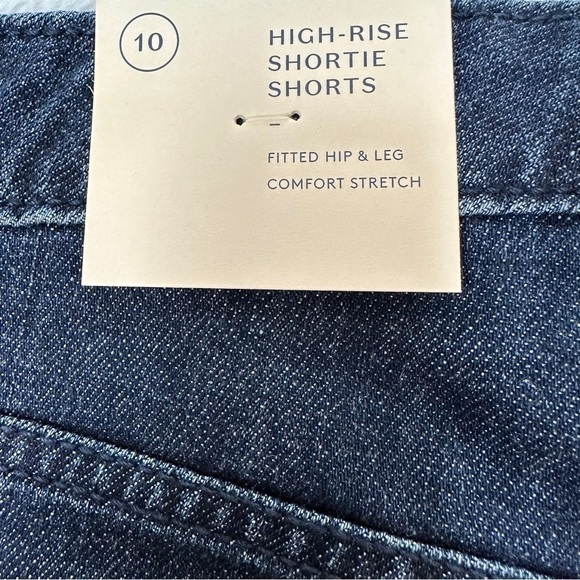 NWT High-Rise Dark Blue Faded Denim Shorts Size 10 - Picture 8 of 11